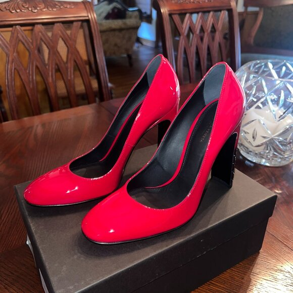 Bottega Veneta Isabella china red patent rounded toe pumps, 4.5" heels - Picture 2 of 5